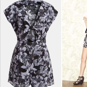 ASTR the label tie front floral romper